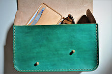 Load image into Gallery viewer, Handmade leather handbag - made in Canada - waist and cross body wear.