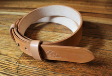Load image into Gallery viewer, Loop & Stitch - a fine buckle free leather belt