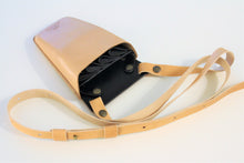 Load image into Gallery viewer, The Barber - a leather pouch for barbers