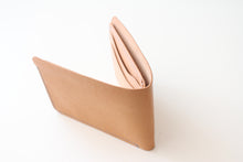 Load image into Gallery viewer, Bifold leather wallet Vancouver, handmade in Canada