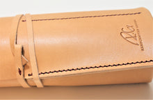 Load image into Gallery viewer, leather sketching case, artist leather drawing case in Vancouver