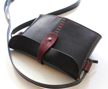 Load image into Gallery viewer, The Canoe - a fine leather purse