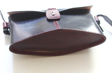 Load image into Gallery viewer, The Canoe - a fine leather purse
