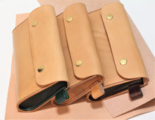 Load image into Gallery viewer, leather bags Vancouver - luxury gifts-  Handmade in Canada