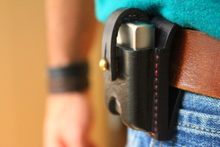 Load image into Gallery viewer, handmade leather case made in Canada. gifts ideas.