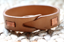 Load image into Gallery viewer, Handmade leather bracelet made in Canada. Gifts ideas.
